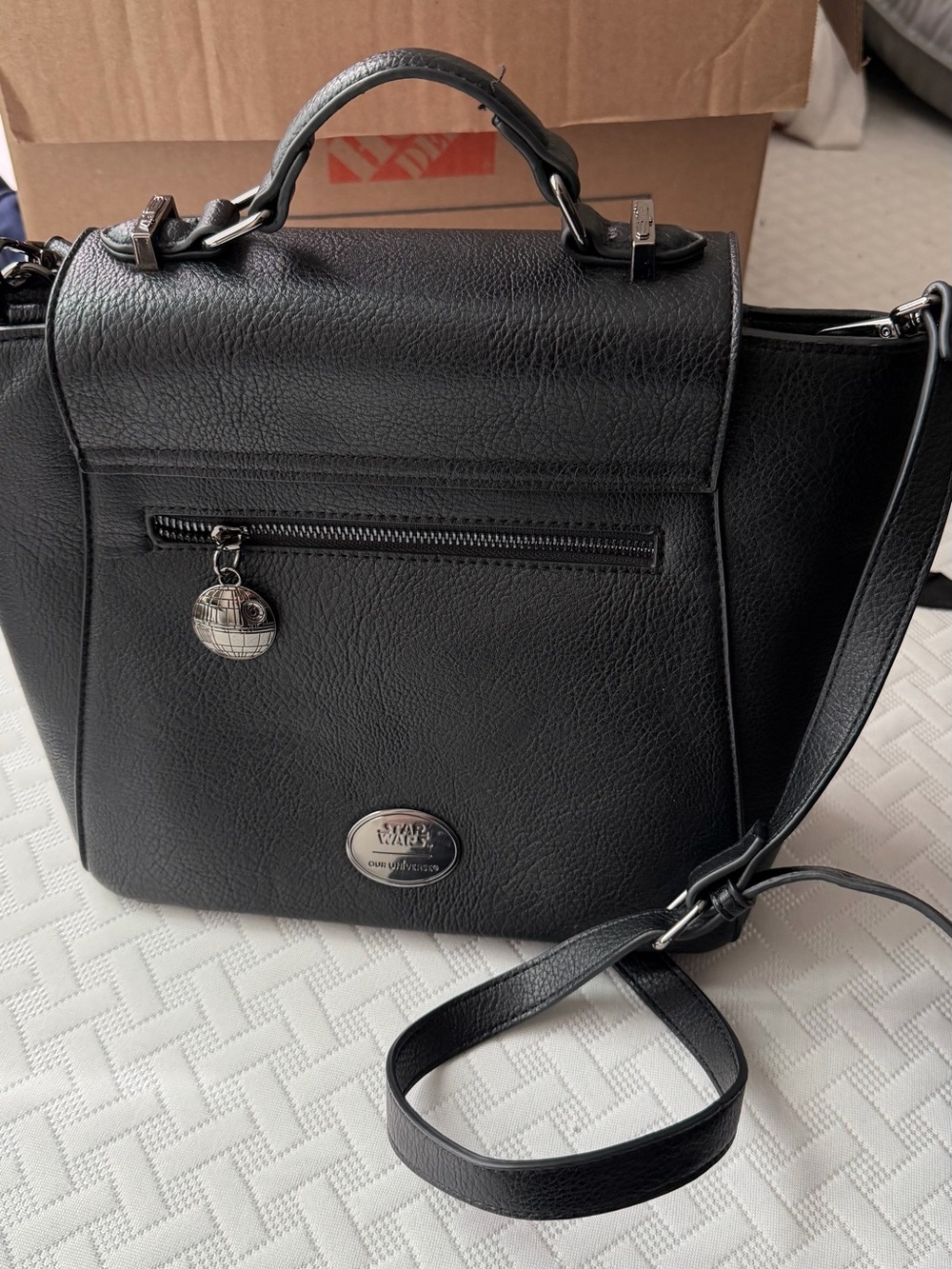 Darth Vader Lightsaber Purse - Picture 2 of 6